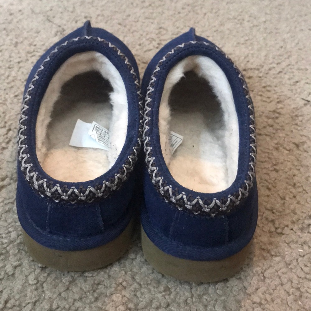 ugg - Picture 2 of 3